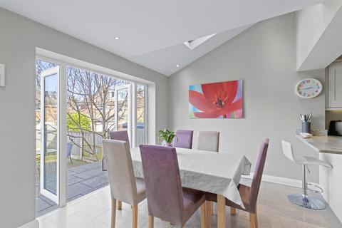 15 Maylea Drive, Otley, LS21 3ND