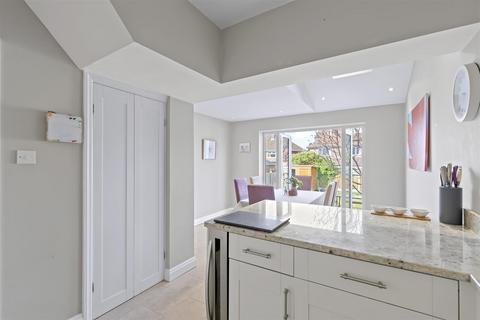 15 Maylea Drive, Otley, LS21 3ND