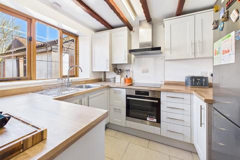 2 Chapman Way, Cheltenham, GL51 3NE