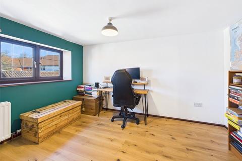 2 Chapman Way, Cheltenham, GL51 3NE