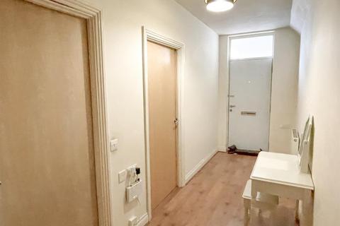 1 bedroom flat for sale, Quainton Road, Leicester