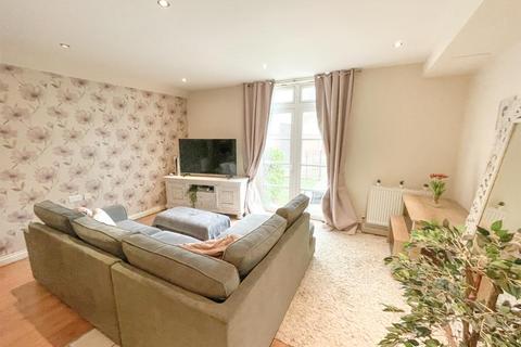 1 bedroom flat for sale, Quainton Road, Leicester