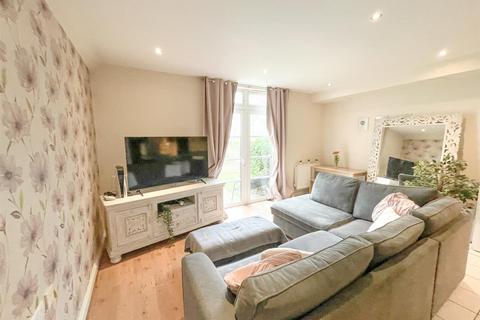 1 bedroom flat for sale, Quainton Road, Leicester