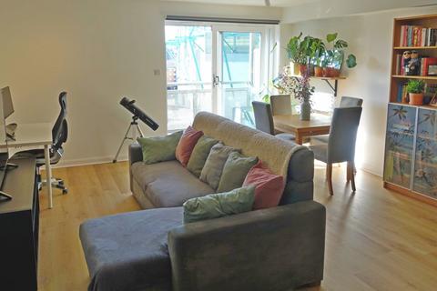 2 bedroom flat for sale, Hawkhill Close, Edinburgh, EH7