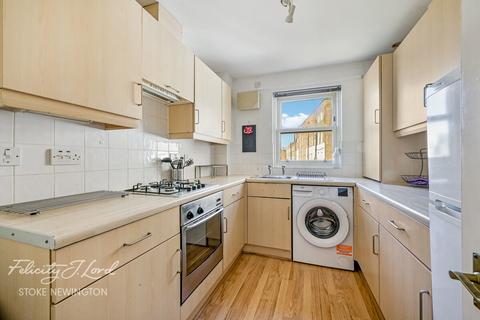 2 bedroom flat for sale, Upper Apartment, Stoke Newington Church Street, London N16 0AY