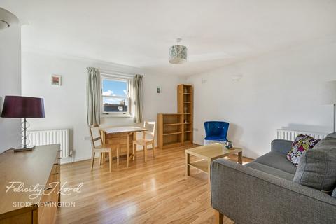2 bedroom flat for sale, Upper Apartment, Stoke Newington Church Street, London N16 0AY