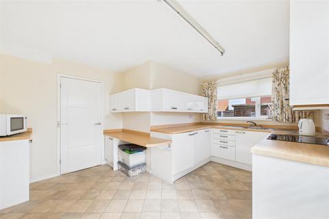 9 Appleby Close, Newark, NG24 2LL
