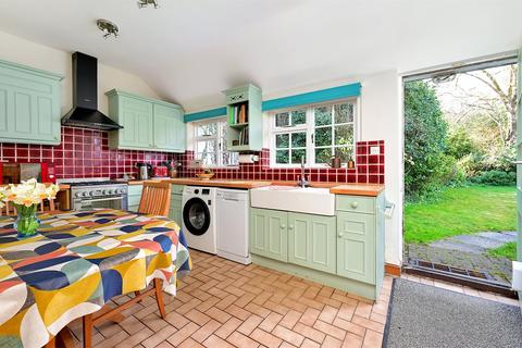 4 bedroom semi-detached house for sale, Vicarage Lane, Hampshire GU46