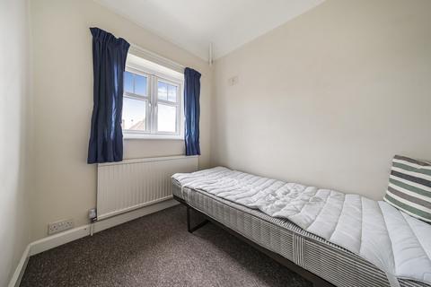 4 Cherry Tree Avenue, Guildford, GU2 7XB