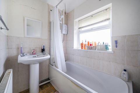 4 Cherry Tree Avenue, Guildford, GU2 7XB