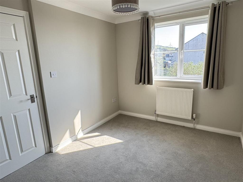 Bedroom 2: