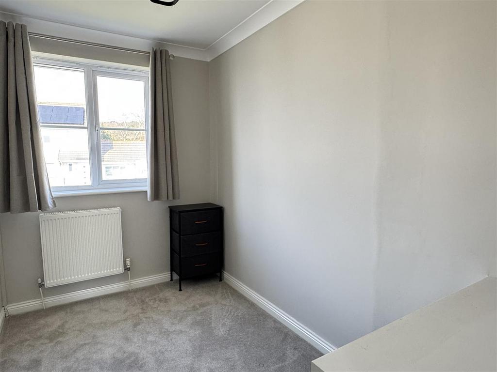 Bedroom 3: