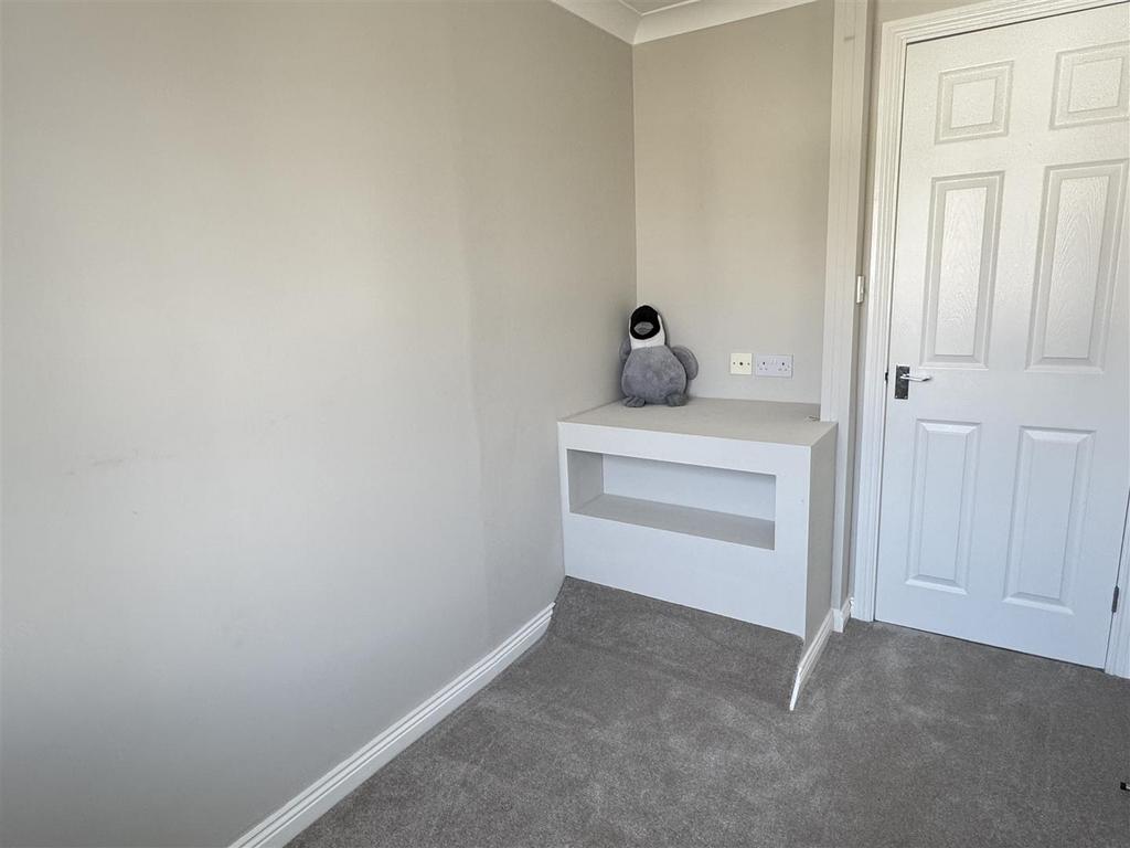 Bedroom 3: