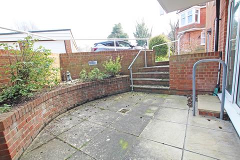 2 bedroom flat for sale, Silverdale Road, Eastbourne, BN20 7EU