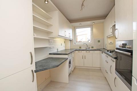 2 bedroom flat for sale, Silverdale Road, Eastbourne, BN20 7EU