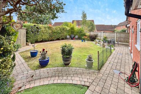 undefined, Park Farm, Kingsnorth