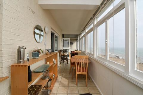 3 bedroom flat for sale, Marine Court, St. Leonards-On-Sea TN38
