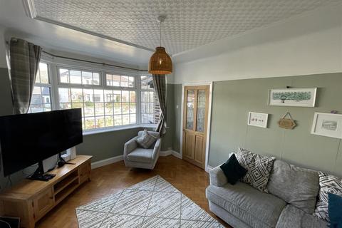 25 Forest Road, Heswall, Wirral, CH60 5SN