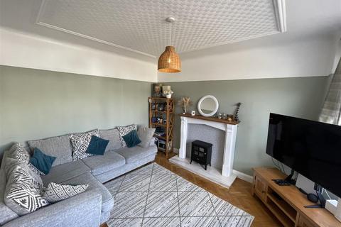 25 Forest Road, Heswall, Wirral, CH60 5SN