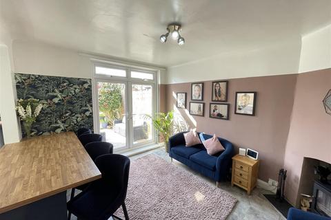 25 Forest Road, Heswall, Wirral, CH60 5SN