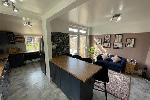 25 Forest Road, Heswall, Wirral, CH60 5SN
