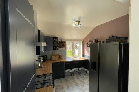 25 Forest Road, Heswall, Wirral, CH60 5SN