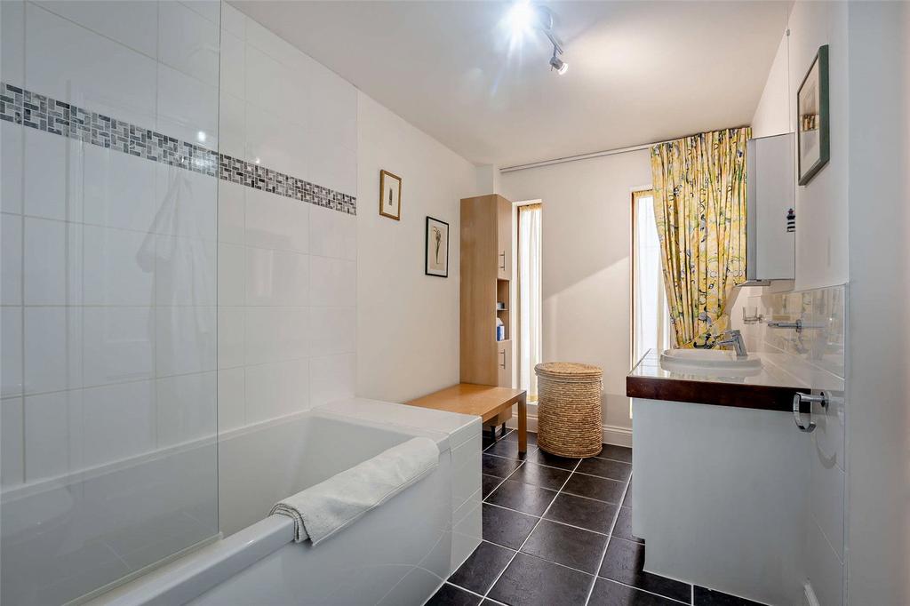 En Suite Bathroom