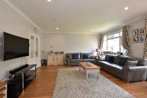 4 bedroom semi-detached house for sale, Hollywood Road, Chingford