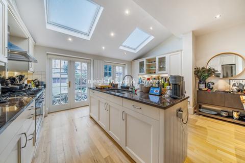 4 bedroom house to rent, Braemar Avenue London SW19