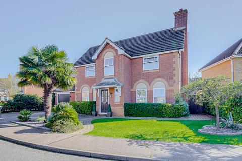 4 bedroom detached house for sale, Truro Crescent, Rayleigh, SS6