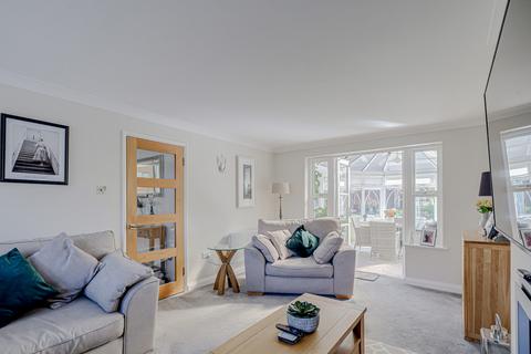 4 bedroom detached house for sale, Truro Crescent, Rayleigh, SS6