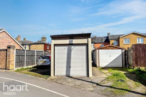 2 bedroom terraced house for sale, The Causeway, March