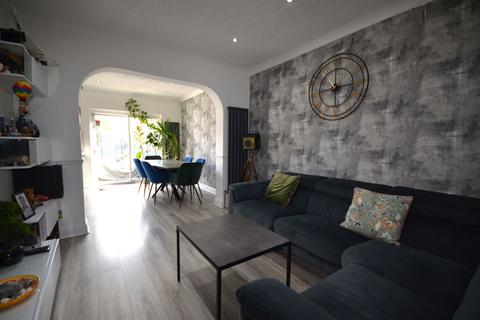 3 bedroom semi-detached house for sale, Kenmore Avenue, Kenton, HA3