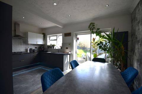 3 bedroom semi-detached house for sale, Kenmore Avenue, Kenton, HA3
