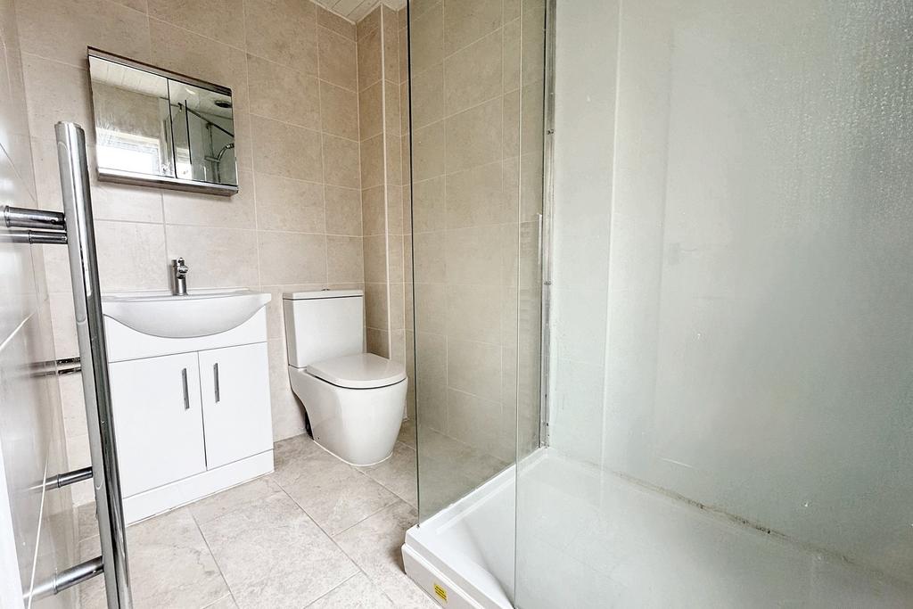 Bedroom 1 Ensuite