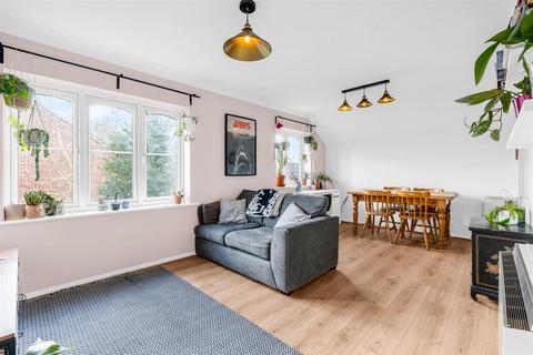 7 Bengeo Meadows, Hertford, SG14 3HT