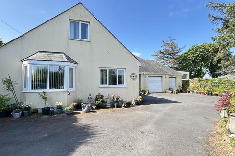 5 bedroom detached bungalow for sale, Johnston