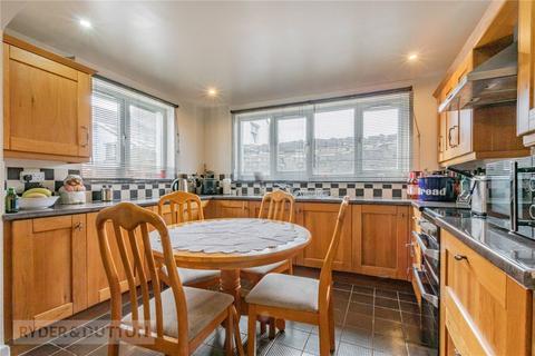 4 bedroom semi-detached house for sale, Crosland Hill Road, Crosland Hill, Huddersfield, West Yorkshire, HD4