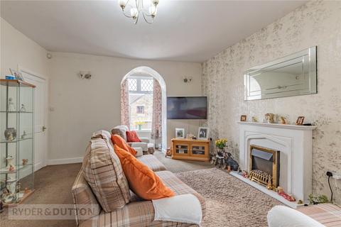 4 bedroom semi-detached house for sale, Crosland Hill Road, Crosland Hill, Huddersfield, West Yorkshire, HD4