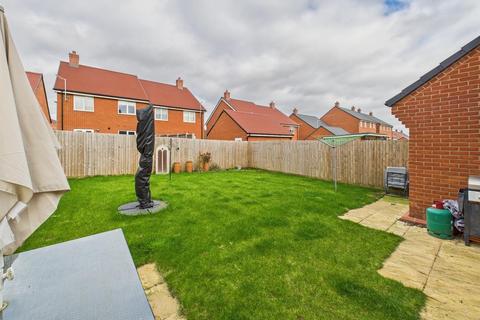 3 bedroom link detached house for sale, Keepsake Way, Aylesbury HP18
