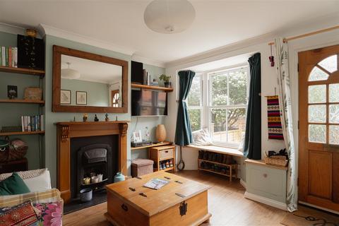 2, Stile Cottages Brighton Road, Redhill, RH1 6PS