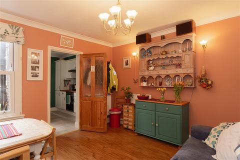 2, Stile Cottages Brighton Road, Redhill, RH1 6PS
