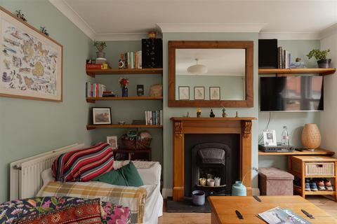 2, Stile Cottages Brighton Road, Redhill, RH1 6PS