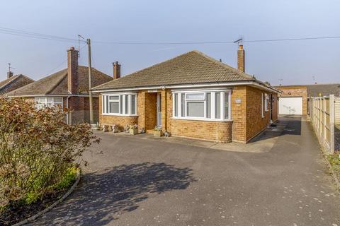 3 bedroom detached bungalow for sale, Hawthorn Bank, Spalding