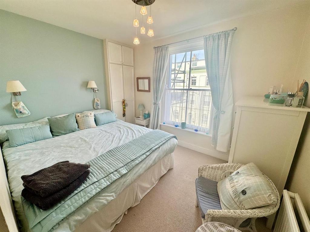 Bedroom 1.jpg