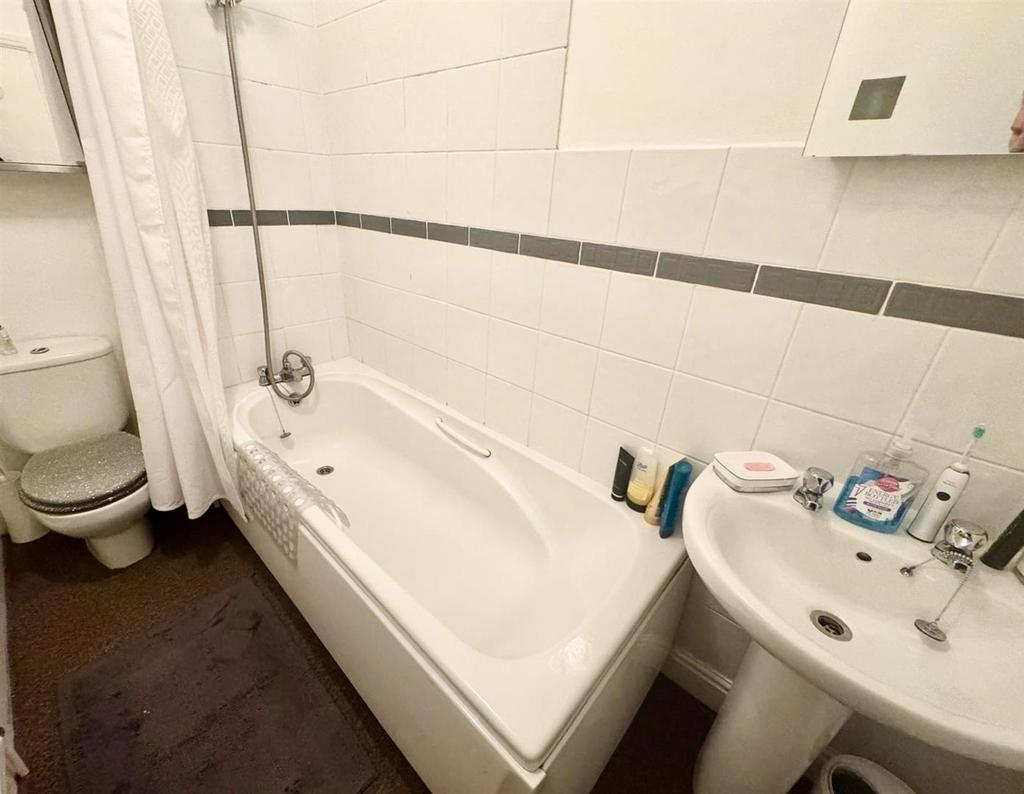 Bathroom.jpg