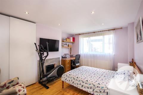 87 Churchbury Road, London, SE9 5HX