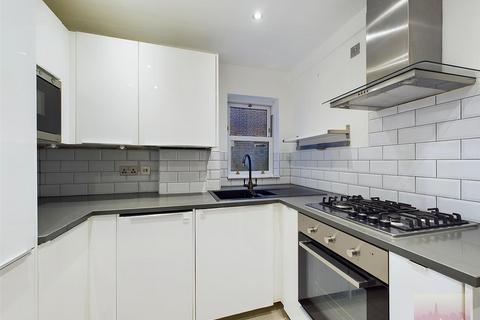 2 bedroom flat to rent, High Street, Harrow on the Hill