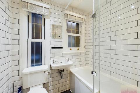 2 bedroom flat to rent, High Street, Harrow on the Hill