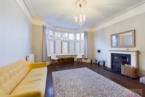 2 bedroom flat to rent, High Street, Harrow on the Hill